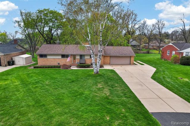 95 Windsor Road, Rochester Hills, MI 48307