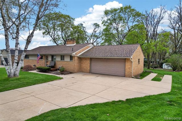 95 Windsor Road, Rochester Hills, MI 48307