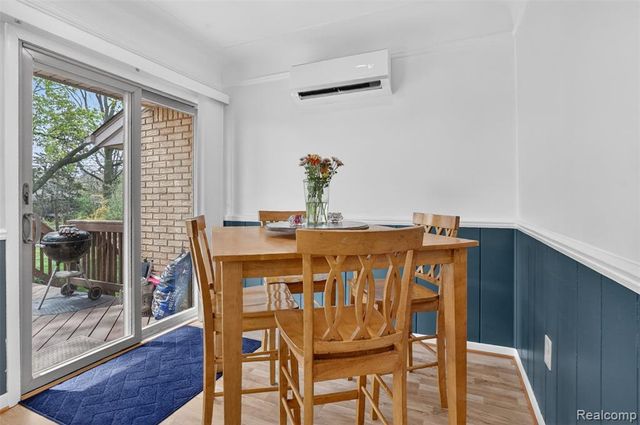 95 Windsor Road, Rochester Hills, MI 48307