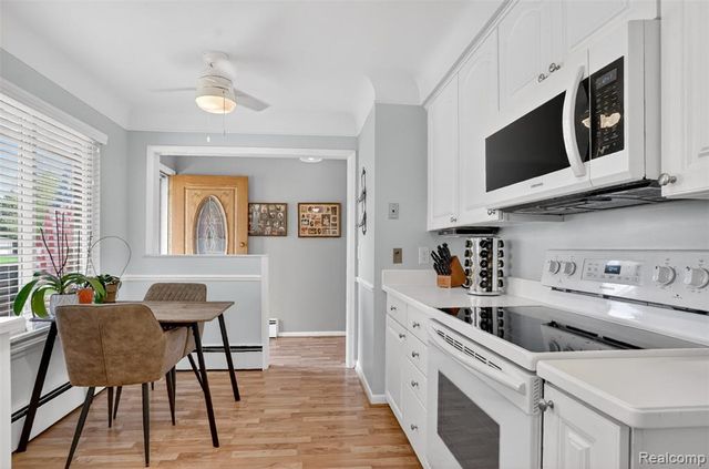 95 Windsor Road, Rochester Hills, MI 48307