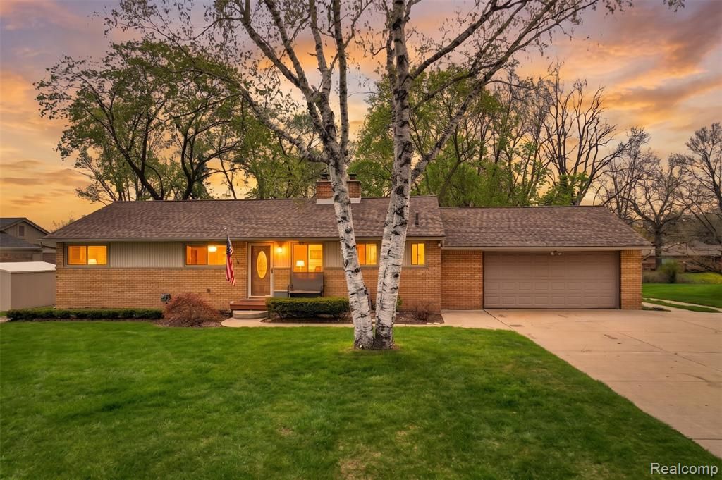 95 Windsor Road, Rochester Hills, MI 48307