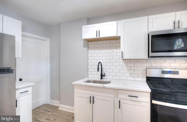 1327 JACKSON ST, Camden, NJ 08104
