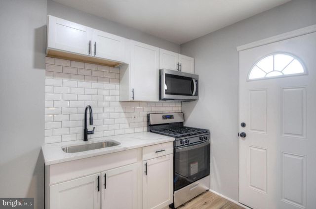 1327 JACKSON ST, Camden, NJ 08104