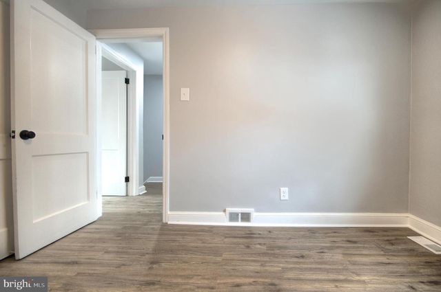 1327 JACKSON ST, Camden, NJ 08104