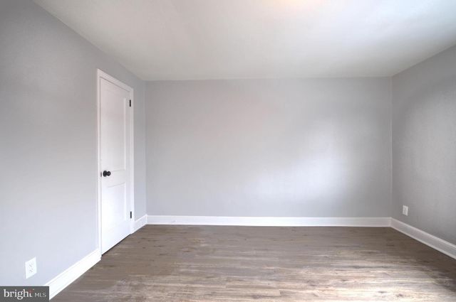 1327 JACKSON ST, Camden, NJ 08104