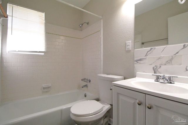 10151 Guidy Ln H1, Pensacola, FL 32514