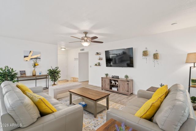 2101 W EL PRADO Road, Chandler, AZ 85224