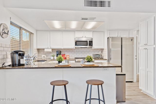 2101 W EL PRADO Road, Chandler, AZ 85224