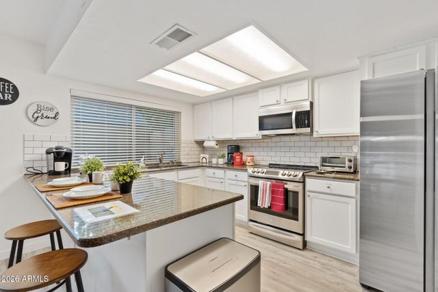 2101 W EL PRADO Road, Chandler, AZ 85224