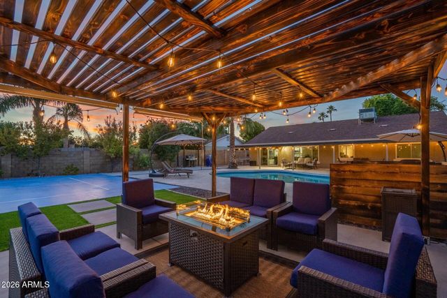 2101 W EL PRADO Road, Chandler, AZ 85224