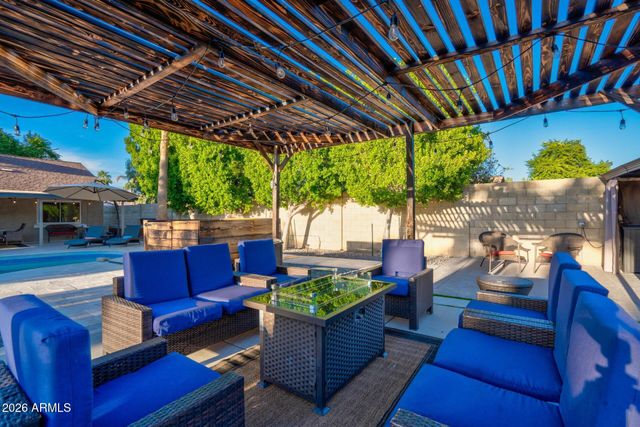2101 W EL PRADO Road, Chandler, AZ 85224