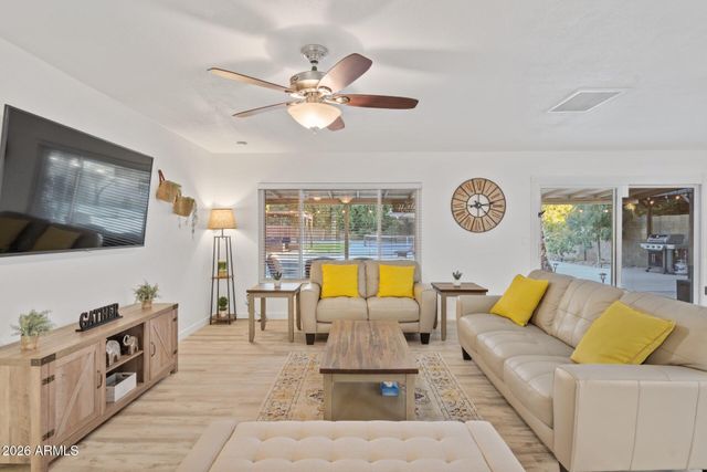 2101 W EL PRADO Road, Chandler, AZ 85224