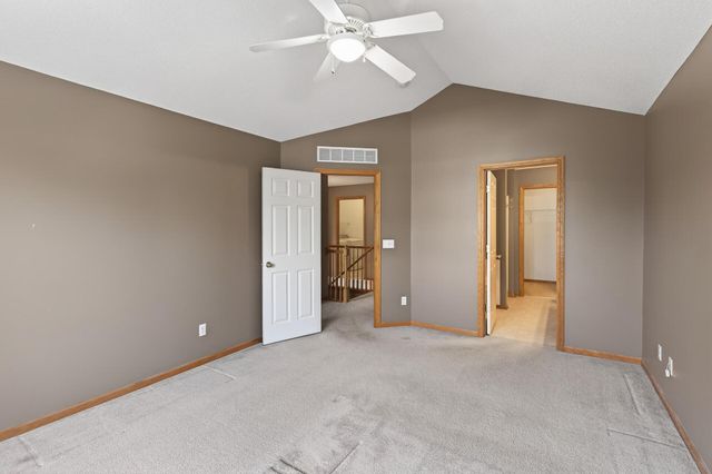 20424 Kensfield Trail, Lakeville, MN 55044