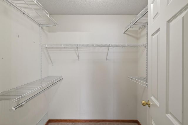 20424 Kensfield Trail, Lakeville, MN 55044