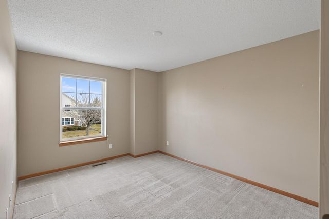 20424 Kensfield Trail, Lakeville, MN 55044