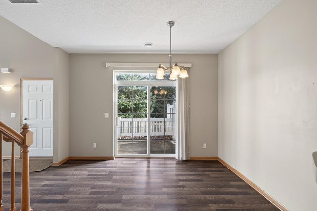 20424 Kensfield Trail, Lakeville, MN 55044