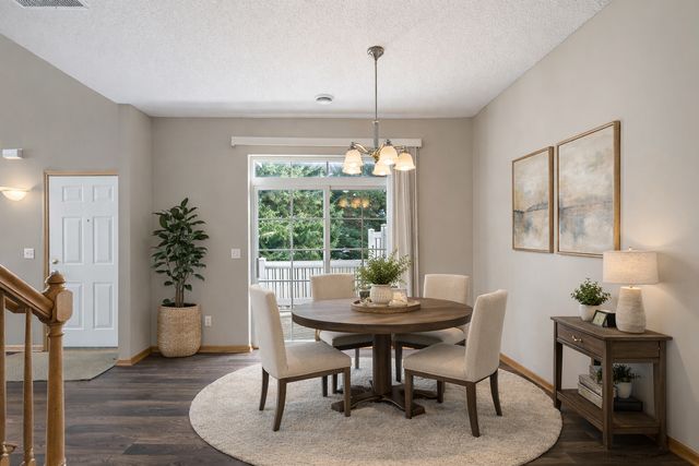 20424 Kensfield Trail, Lakeville, MN 55044