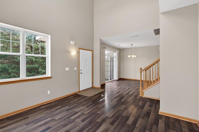 20424 Kensfield Trail, Lakeville, MN 55044