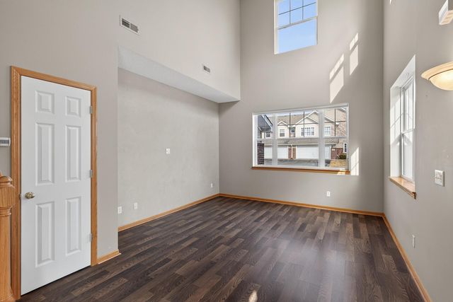 20424 Kensfield Trail, Lakeville, MN 55044