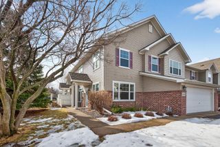 20424 Kensfield Trail, Lakeville, MN 55044