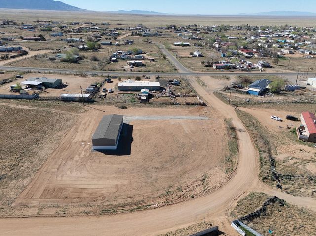 4 Meadowlake Lane, Los Lunas, NM 87031