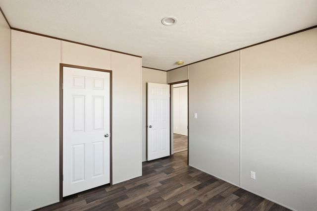 4 Meadowlake Lane, Los Lunas, NM 87031