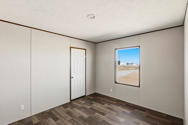 4 Meadowlake Lane, Los Lunas, NM 87031