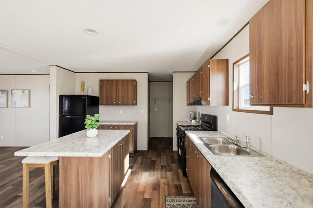 4 Meadowlake Lane, Los Lunas, NM 87031