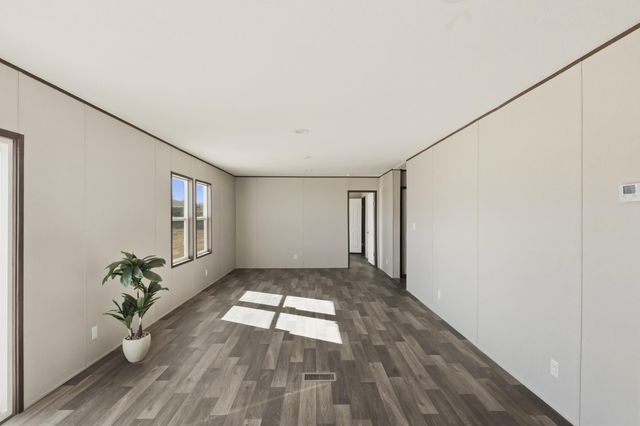 4 Meadowlake Lane, Los Lunas, NM 87031