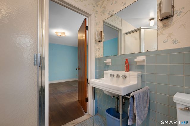 94 Farrell Road, Waterbury, CT 06706