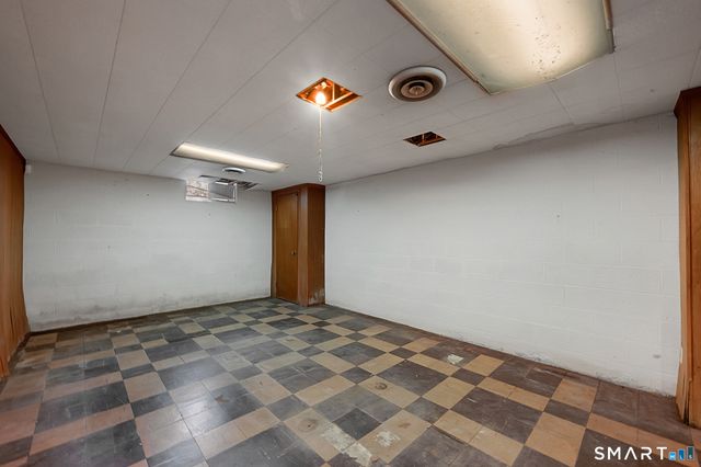 94 Farrell Road, Waterbury, CT 06706