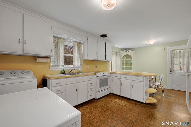 94 Farrell Road, Waterbury, CT 06706