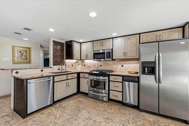 25207 Lake View DR, Spicewood, TX 78669