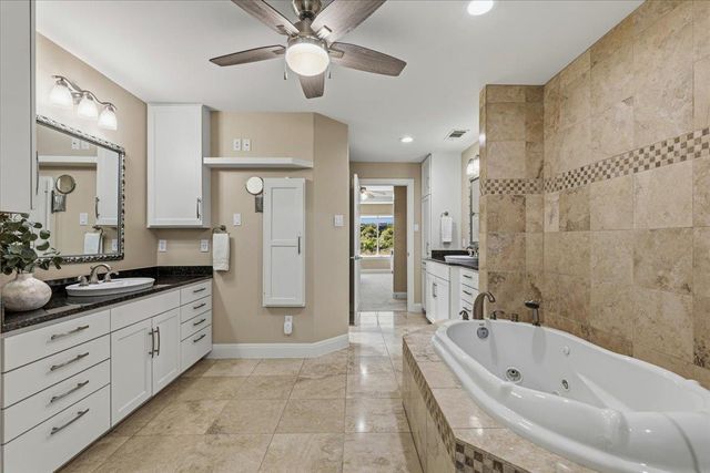 25207 Lake View DR, Spicewood, TX 78669