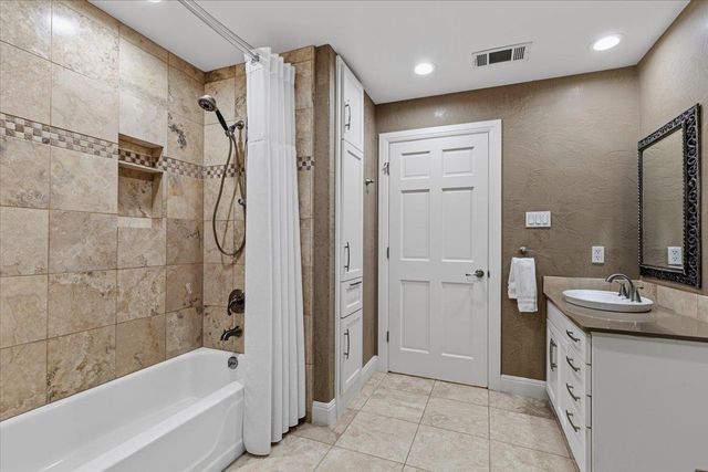 25207 Lake View DR, Spicewood, TX 78669