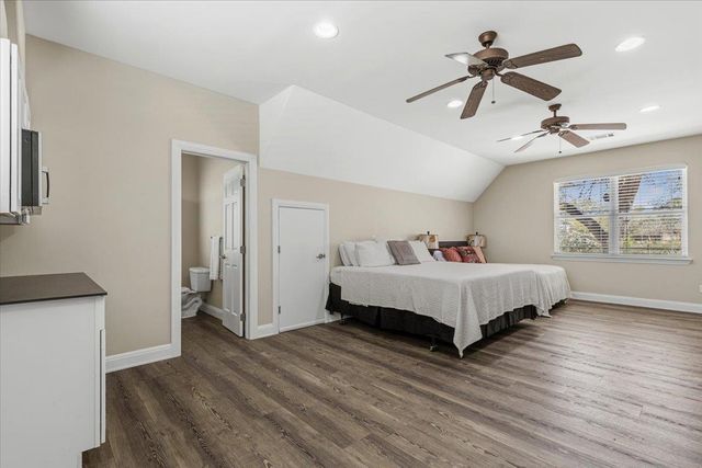 25207 Lake View DR, Spicewood, TX 78669