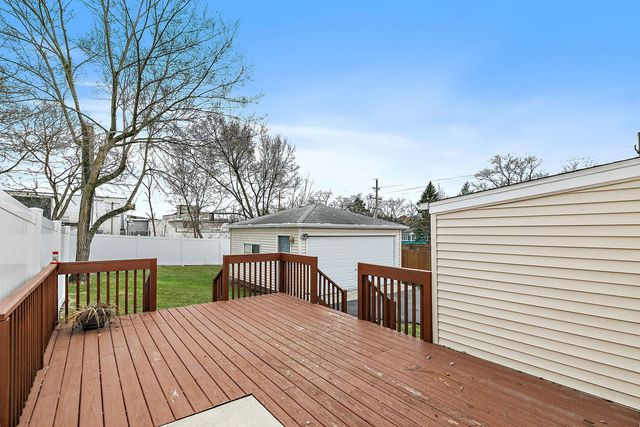 306 Johnson Street, East Dundee, IL 60118