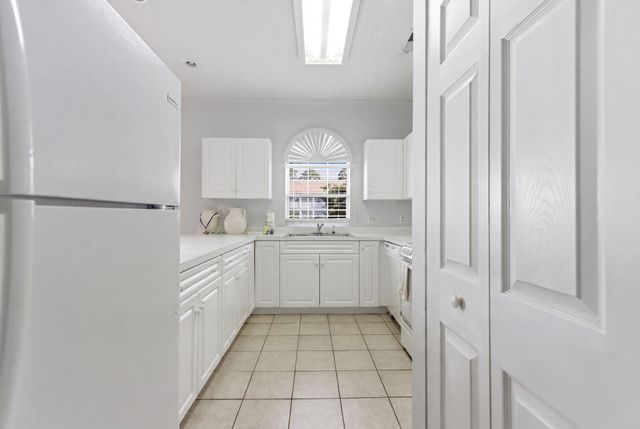 4679 Wild Iris Dr Apt 204, Myrtle Beach, SC 29577