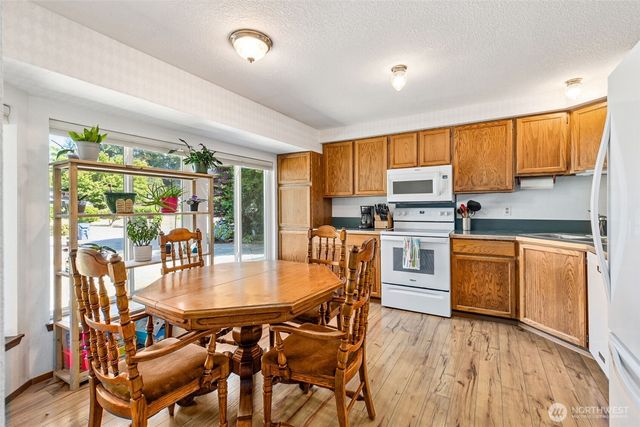 2807 Kirkaldy Court SE, Olympia, WA 98501
