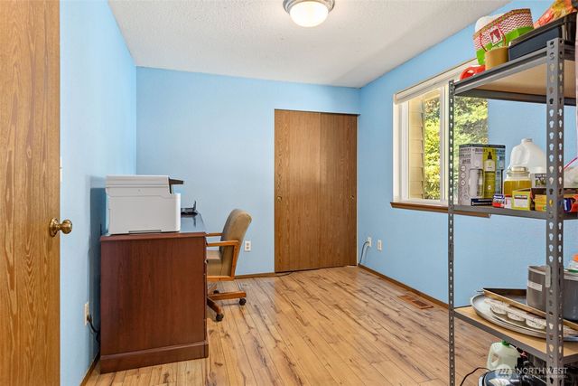 2807 Kirkaldy Court SE, Olympia, WA 98501