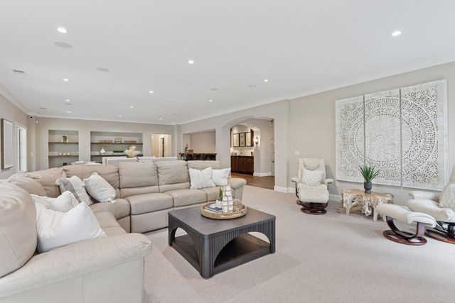 405 Carpenters Point, Wayzata, MN 55391