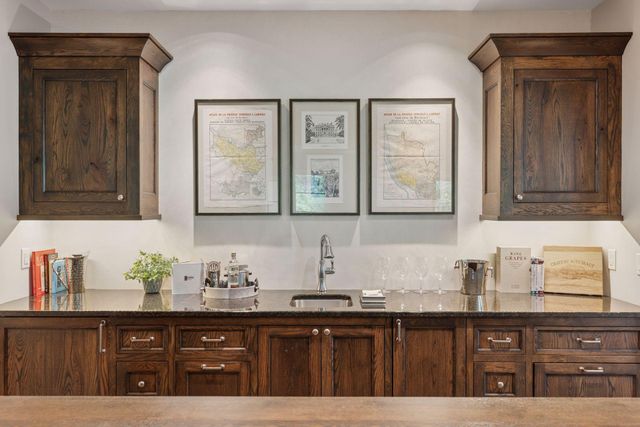 405 Carpenters Point, Wayzata, MN 55391