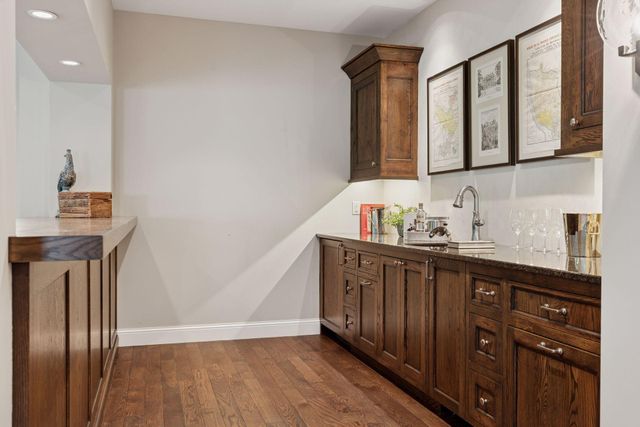 405 Carpenters Point, Wayzata, MN 55391