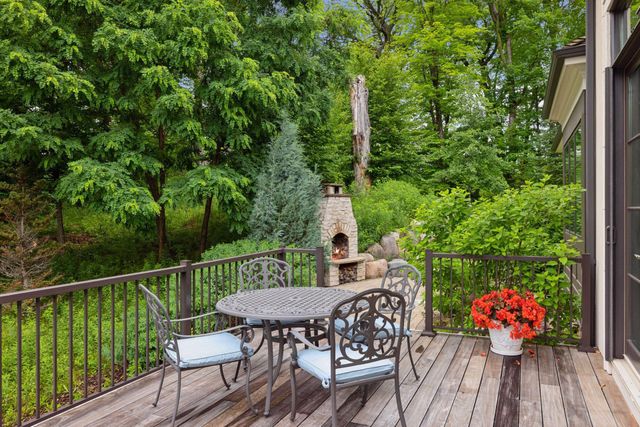 405 Carpenters Point, Wayzata, MN 55391