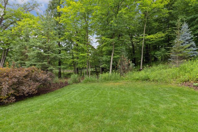 405 Carpenters Point, Wayzata, MN 55391