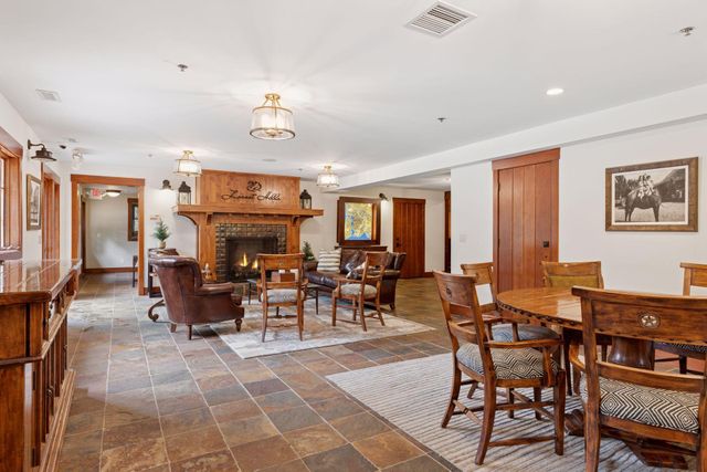 405 Carpenters Point, Wayzata, MN 55391