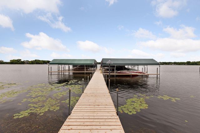 405 Carpenters Point, Wayzata, MN 55391