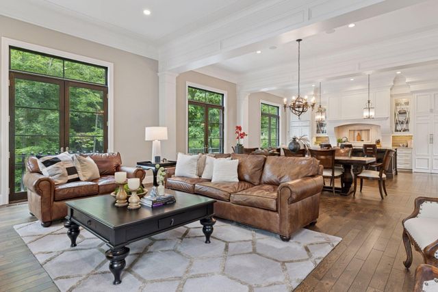 405 Carpenters Point, Wayzata, MN 55391