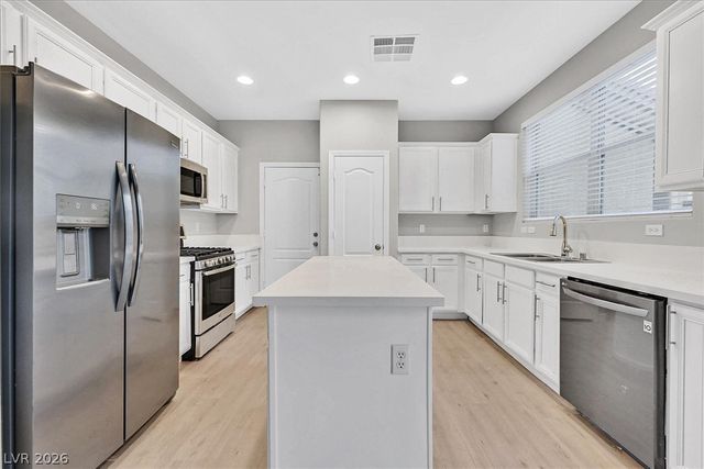 8755 Salvestrin Point Avenue, Las Vegas, NV 89148