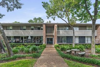 648 S Ripple Creek Drive 648, Houston, TX 77057